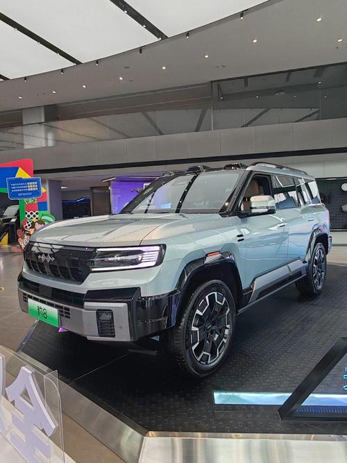 重庆123比亚迪方程豹硬派越野的爆款，英菲尼迪35周年与你共成长